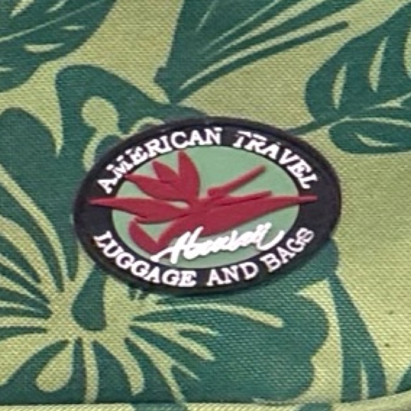 American Travel Luggage And Travel Hawaiin Rolling Weekender Bag - Picture 3 of 11